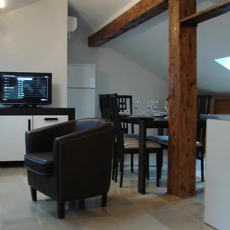 Beachfront Spazzio Apartman *